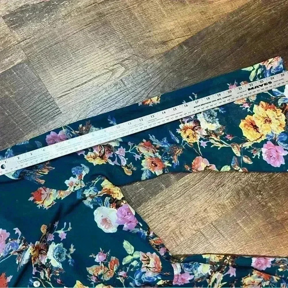 Show Me Your MuMu Red Rocks Bell Sleeve Romper Size M Perfect for Summer - Picture 8 of 9